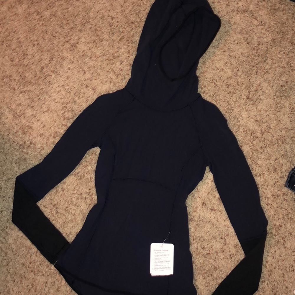 Lululemon shape up pullover. New!